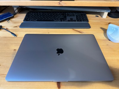 macbook - 2.jpeg