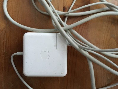 magsafe1_60W_2010-01.jpg