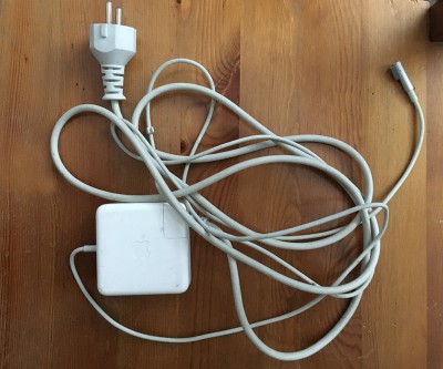 magsafe1_60W_2010-02.jpg